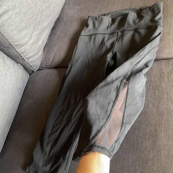 Lululemon Black Cropped Leggings with Mesh size 6 - Picture 3 of 5